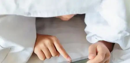 Salud y bienestar: por qué tu celular te está robando horas de sueño