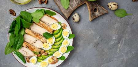 Salud y bienestar: qué comer al almuerzo para no quedarte dormido frente a la pantalla