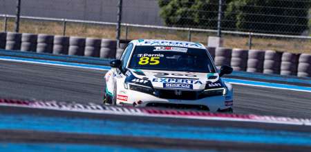 TCR Europe: Tiago Pernía superó con creces el viernes de actividad en Paul Ricard