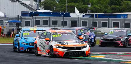 TCR World Tour: Esteban Guerrieri va a Valencia con la intención de prenderse en el campeonato