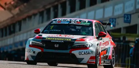 TCR South America: Leo Pernía, tras las primeras salidas a pista en Cuiabá: "Este circuito es una locura"