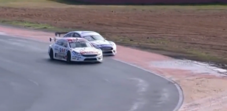 Top Race: así fue la maniobra que definió la carrera entre Diego Verriello y Marcelo Ciarrocchi