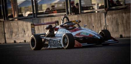 Tiene a Ayrton Senna como ídolo y ya empezó a escribir su propia historia en Argentina