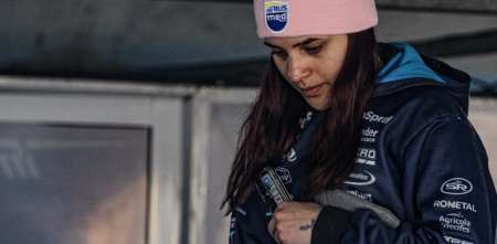 Es Técnica Mecánica, tiene solo 20 años y vive el automovilismo desde adentro: la historia de Selene Merlo
