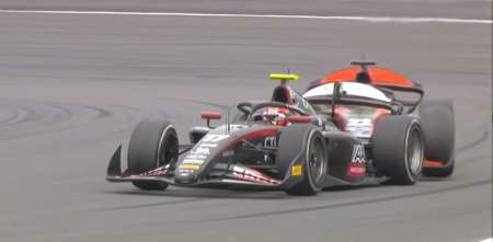 F2: Varrone peleaba por los puntos, pero un toque lo retrasó en Silverstone