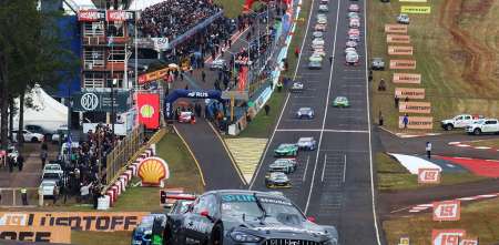 Fritzler hizo historia en Posadas: el detrás de escena de la primera victoria de Mercedes-Benz en el TC