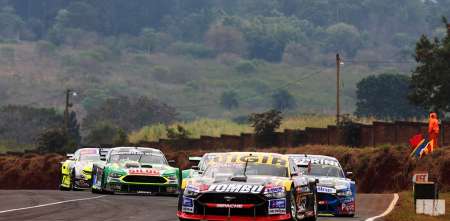 TC: un piloto del Turismo Carretera que pelea por entrar a la Copa de Oro se desvinculó de su equipo