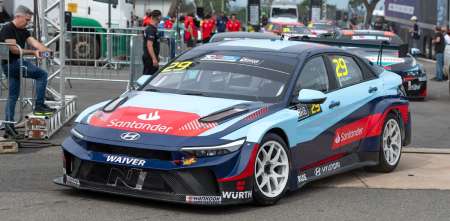 TCR South America: "Estamos lejos de nuestro objetivo", el lamento de Girolami tras la Carrera 1 en Velocitta