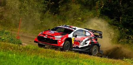 WRC: Ogier fue el más regular y terminó como líder la segunda jornada del Rally de Finlandia