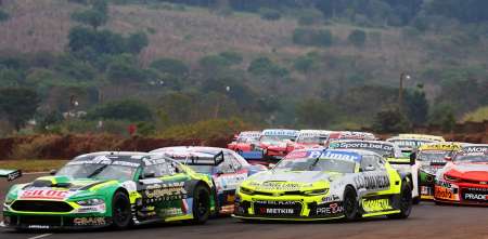 Mazzacane habló sobre el poco parque de autos en las categorías teloneras al TC, ¿Qué dijo?