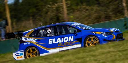 TC2000: el análisis de Vivian tras la clasificación: "Quedó un poco de cola el auto y se desbalanceó aerodinámicamente"
