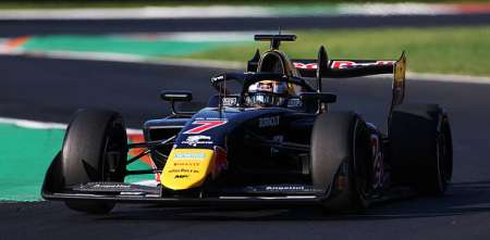 F3: Mattia Colnaghi arrancó entre los protagonistas y fue tercero en Monza