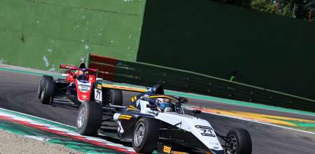 F4 Italiana: el Alpha 54 Racing sacó adelante el fin de semana en Imola