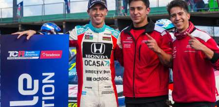 Las conclusiones de Leo Pernía luego de una nueva pole position en el TCR South America: "La segunda vuelta salió impecable"