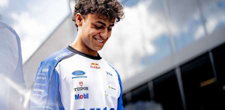 F1: Arvid Lindblad pasó la prueba teórica de su examen de manejo