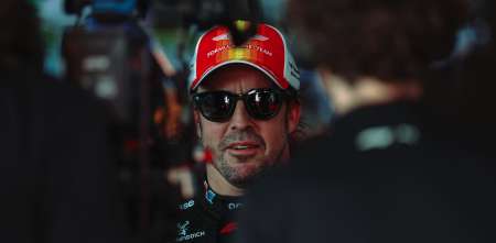 Una figura de la F1 disparó contra Alonso y la FIA por la ayuda a Aston Martin