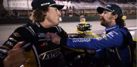 Piñas en el NASCAR: Carson Hocevar y Ryan Blaney se enfrentaron a golpes de puño tras la carrera en Bristol