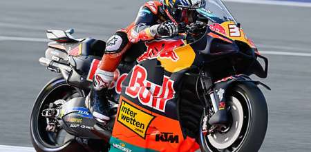 Pedro Acosta luchó hasta el final en el GP de Austria y festejó su primera victoria en MotoGP