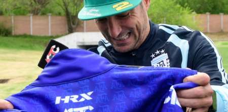 Scaloni, sobre la posibilidad de subirse a un TC: "Vamos a ver si me animo, sería una experiencia linda"