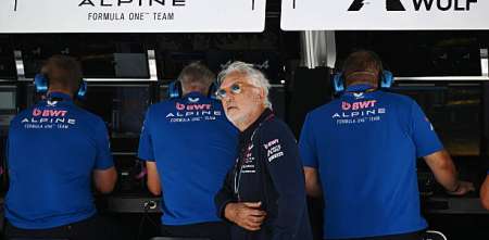 Briatore comparó las sanciones de Colapinto y Lindblad y apuntó contra los comisarios