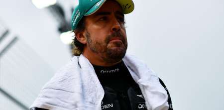 Fernando Alonso apuntó contra los equipos top de la F1 por bloquear cambios en las Sprint