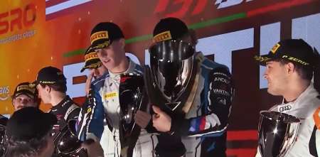 Montenegro y los festejos en el podio de Portimão tras otra victoria en el GT World Challenge
