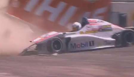 Fuerte golpe en la Fórmula Renault a bordo