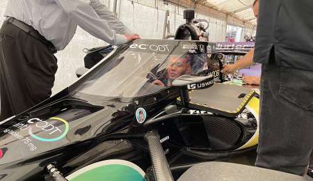 Alex Albon con un pie en IndyCar