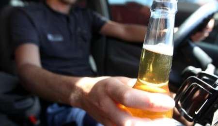 Una estrategia extraña para no manejar alcoholizado