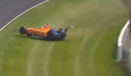 Se accidentó Alonso en Indianápolis