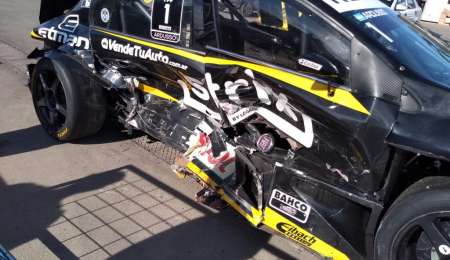 Sin descanso: El equipo Renault reconstruyó el auto de Ardusso