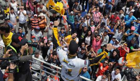 Las felicitaciones para Ardusso de sus colegas