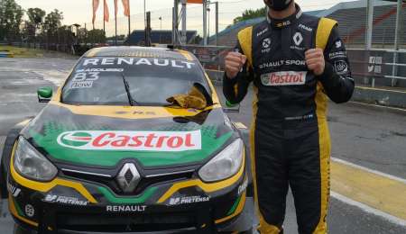 Ardusso y una pole bajo el agua en Buenos Aires