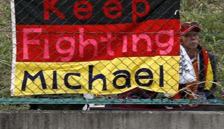 Sacan a Schumi al jardín de su residencia