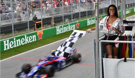 Bandera a cuadros con publicidad en la F1