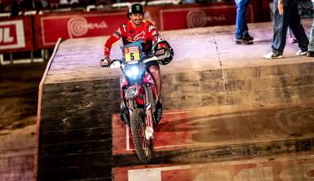Motos día 1: Victoria de Barreda Bort y 8° puesto para Benavides