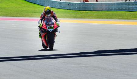 Bautista se impone en la FP2 