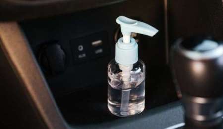 ¿Puede explotar un alcohol en gel en el auto?