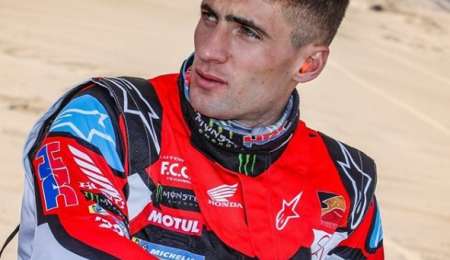 Benavídes se golpeó, sufrió traumatismo de cráneo y abandonó