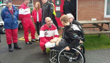 Billy Monger volvió hoy a subirse a un monoposto