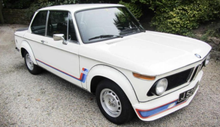 Un BMW antiguo que vale más de un millón de pesos