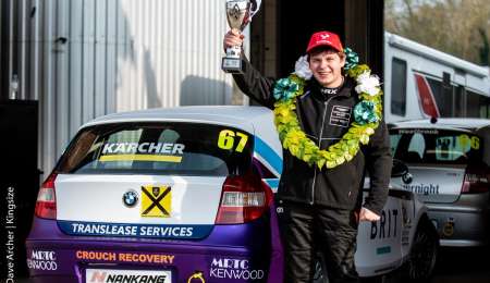 El joven piloto con autismo que ganó su primera carrera en Brands Hatch