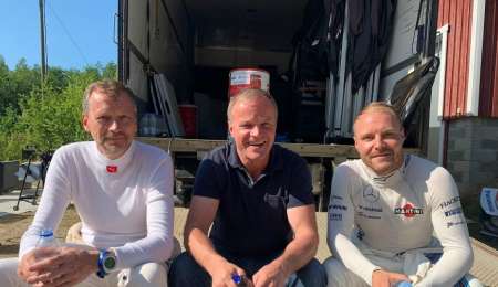 Valtteri Bottas probó un Toyota Yaris WRC