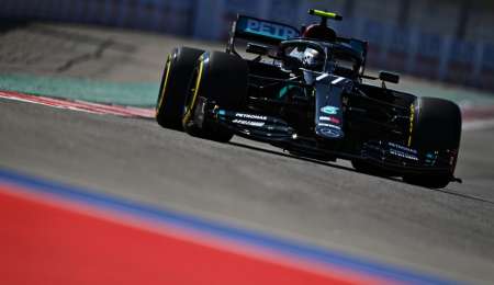 Bottas pica en punta en Rusia y Hamilton esconde