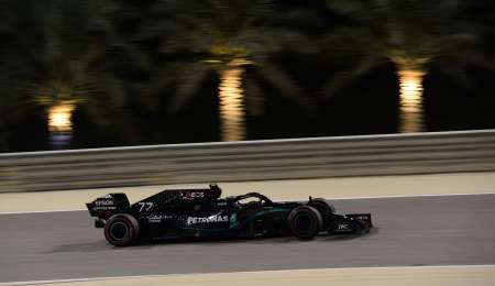 Bottas se hizo fuerte y logró la pole en Sakhir