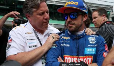 McLaren no piensa en la vuelta de Alonso