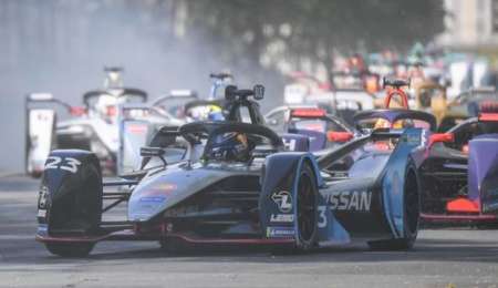 La siesta de Buemi dentro del Toyota del WEC