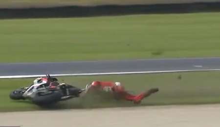 Impactante caída de Lorenzo en Moto GP