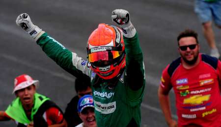 Los festejos de Canapino campeón del Top Race