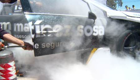 Incendio en el auto de Ledesma